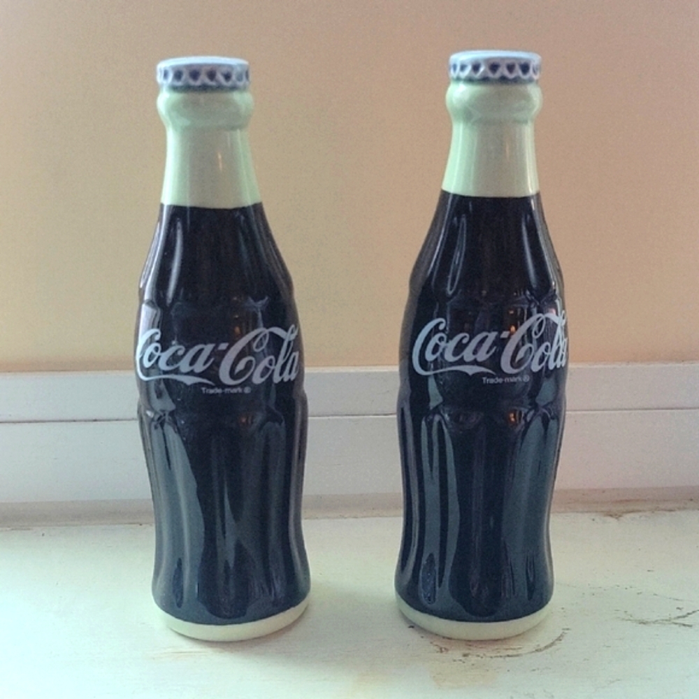 Coca-Cola Ceramic Bottle Set - Black and Cream, Salt & Pepper